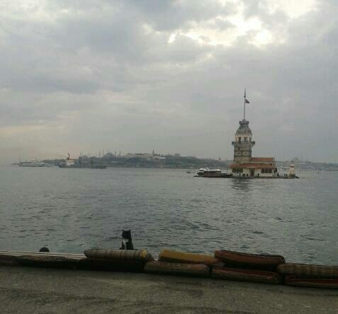 ilkerguler35's tweet photo. Üsküdar sahilinden... http://t.co/sLCqBnEz92