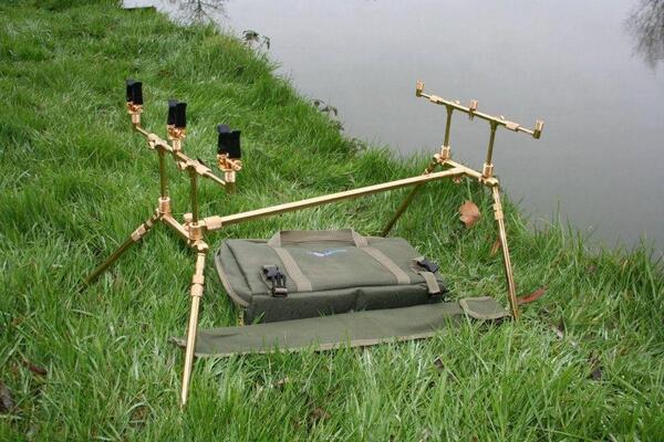 UKCarp's tweet image. Bling bling! #pimpmypod