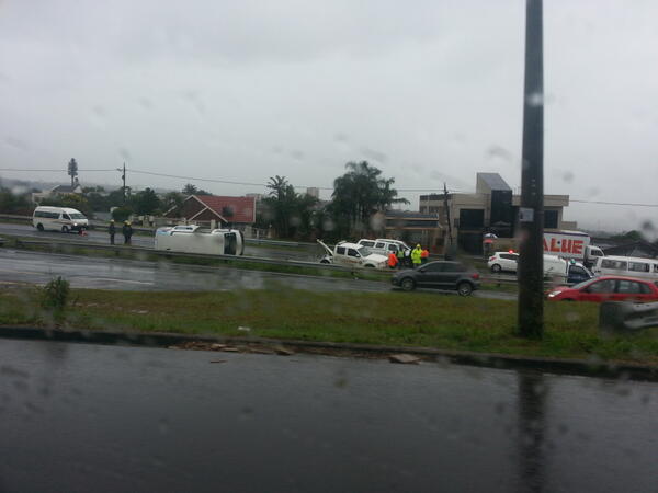 paddyjohnz's tweet photo. @pigspotkzn accident m13 heading towards 45th cutting. Take care all. http://t.co/Sz4jKE3Wj7