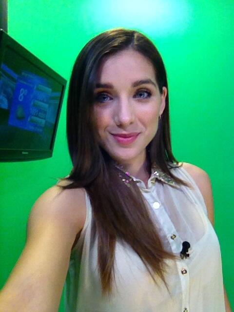 lamusamistral's tweet image. Jajjaja no vi a la cámara!! Pero les presumo que estoy trabajando!! Jajajja #simplemode