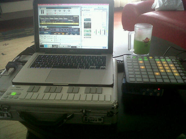 davidolarte's tweet image. Listos para concierto debut #puregarbage manana en ozzy bar