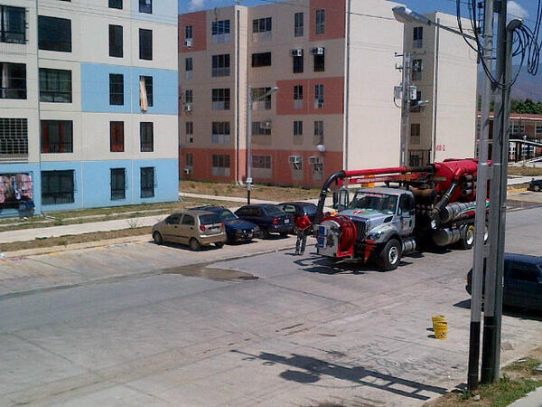 GUASIMALMARACAY's tweet photo. En estos momentos @amigosdemaracay atendiendo nuestra solicitud. Gracias por su atencion.  @bastidaspedro1 http://t.co/ltAehY9EO3