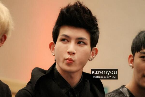 Lifetime4UKISS's tweet photo. Want to see more pictures of Kiseop and other members at #TTAlive? Just head out over here: http://t.co/DCEVLBRnuF http://t.co/gbZ563muxR