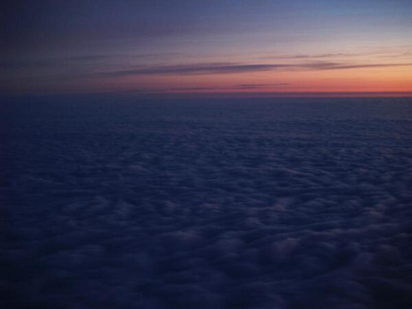 DareToLight's tweet image. Photo blog: Sunset from above the clouds. See the soft shadow pattern, how the sunlight hits... http://bit.l…