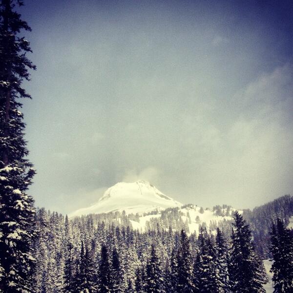 Call_it_out's tweet photo. Mount hood #lastnoram #mountains  via @Call_It_Out http://t.co/2rc7YmlfYi