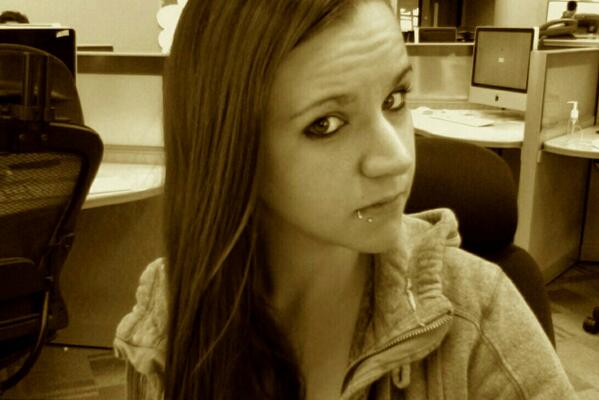 storyofagirl00's tweet image. #gettinpaper #prettygirlswag #appletechsupport #workingmommy