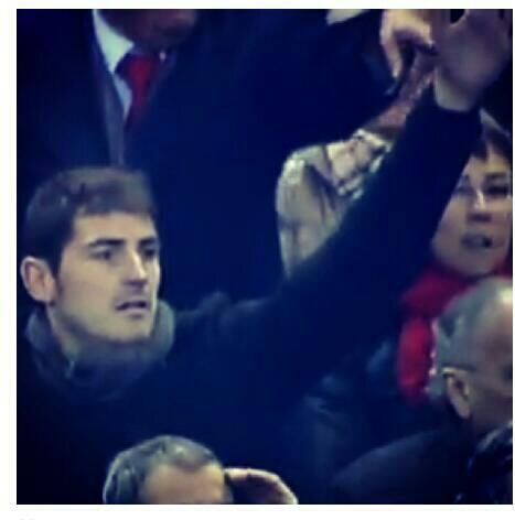 SiempreCasillas's tweet photo. Iker durante el partido. http://t.co/O9WxLHjzPu