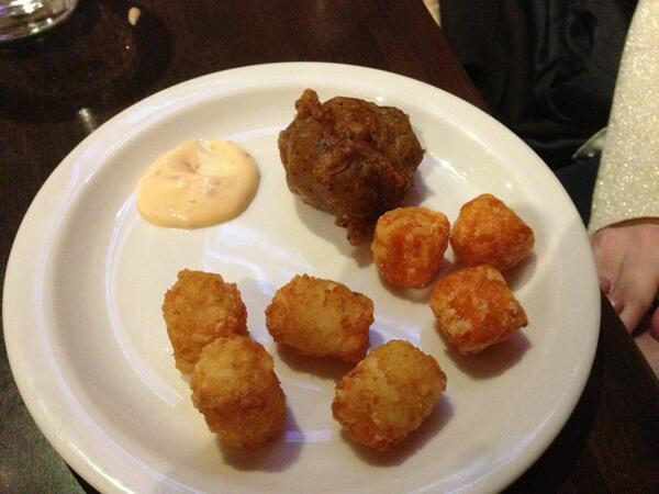 DenverFoodGuys's tweet image. Just crushed some tots and wings @FOTMDenver. Onto @HiPacOysterBar for some mussels and hush puppies #Dishcrawl