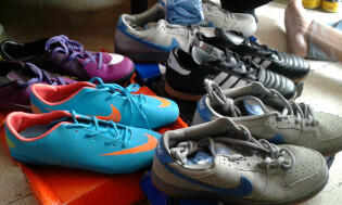 CDSArena's tweet image. Nike dunk abu-abu size 44, Adidas mundial, Hitam size 43,  Nike mercurial biru size 41&amp;amp;44. minat?? 315B5C25