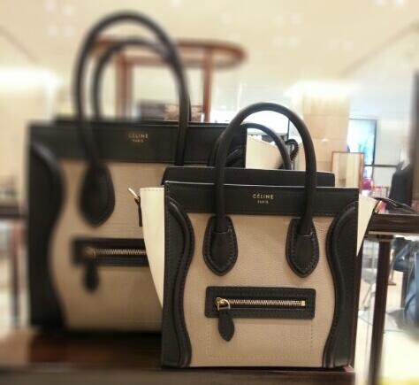 따란! 드디어 Céline 러기지백 나노 등장! 
베이지와 블랙의 조합이 잘 어울러진 디자인에 너무 깜찍한 나노 사이즈♥