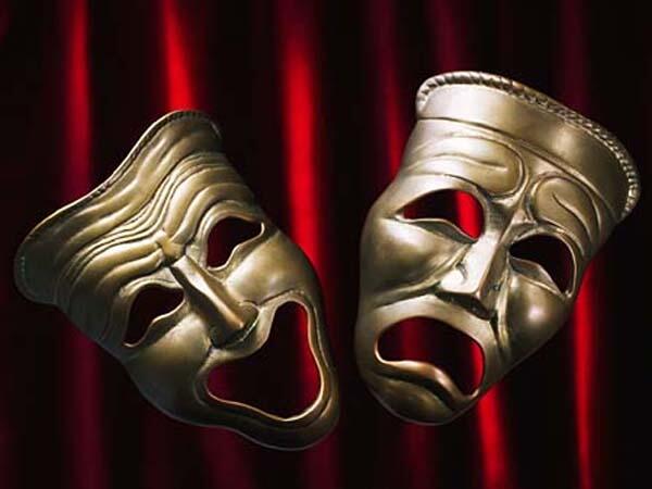 "<a href="/kyalvarez/">KyAlvarez</a>: A todos mi amigos y colegas... FELIZ #DiaInternacionaldelTeatro!!! " en especial a nuestros UCVistas!