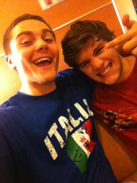 TweetswithTron's tweet image. Gotta love floridians you find in Greece #butnotreallyatall