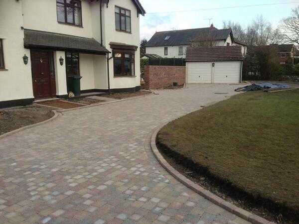 Landstruction's tweet image. On course for having @Tobermore driveway installed before Easter holidays. #deadline