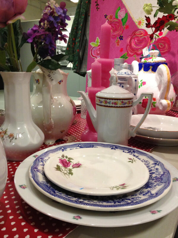 StudioLIM's tweet image. Having a nice cup of tea in the garden , let springtime begin ! :)  Studio L.I.M