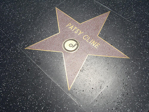 PatsyClineBway's tweet photo. A legend in her own right, The Cline received her star on the @HWoodWalkofFame in 1999. http://t.co/Stzm1FkgPv