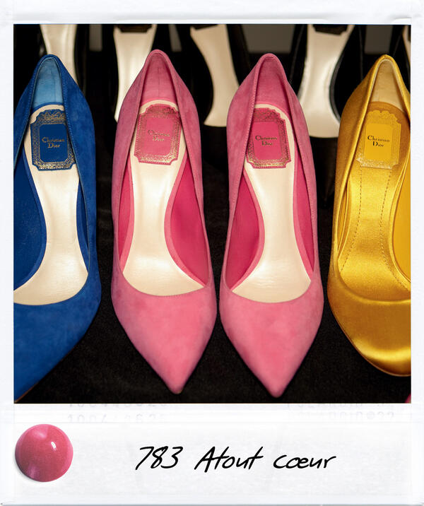 Dior's tweet photo. The magical touch of Fashion: 783 – Atout cœur. Find out more in 30 minutes. #Dior #IconicColors http://t.co/c3VEWuPg3c