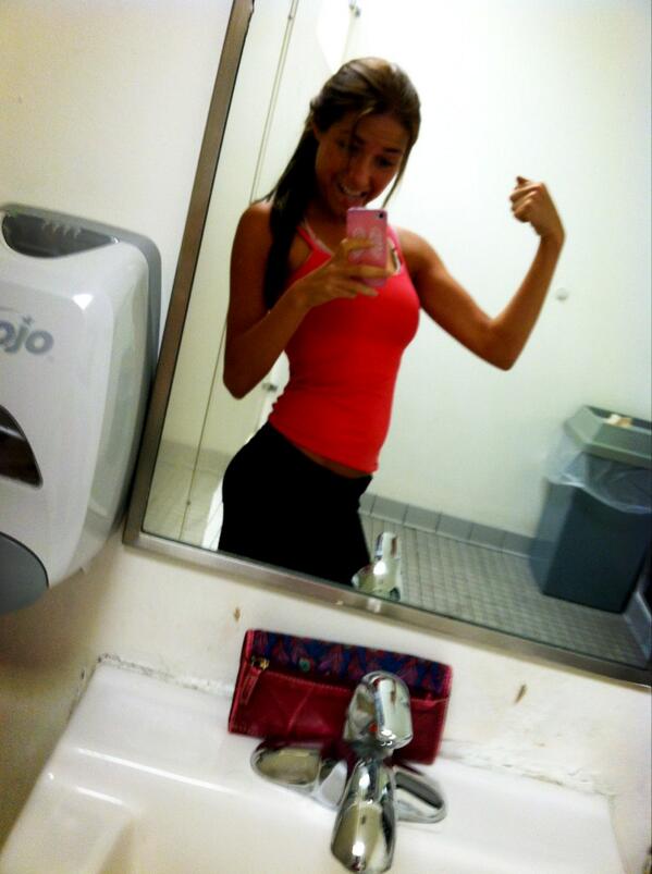 lifeofacrumb's tweet image. well..I can finally do a pushup lol siggGhh #2small