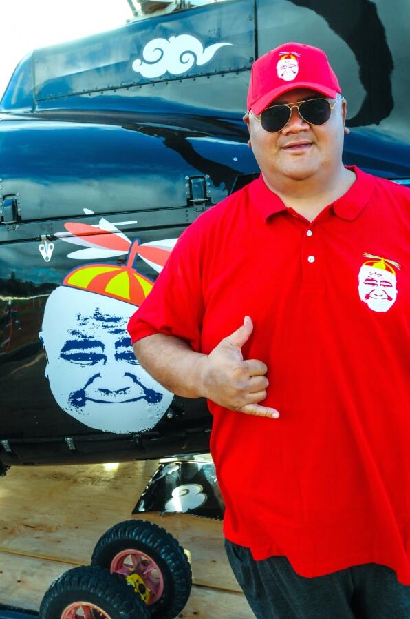 HawaiiFive0CBS's tweet photo. RT this post if you'd fly with Kamekona at the helm. Watch Clip: http://t.co/AtUzFK6BHK #H50 http://t.co/4r8Cdrx2hK