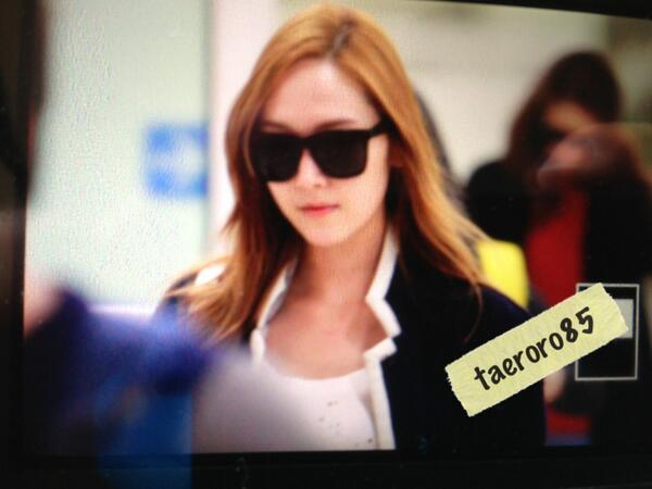 [PIC][28-03-2013]SNSD trở về Hàn Quốc vào chiều nay BGa28IkCAAA3Y1x