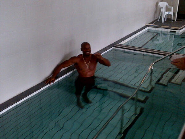 ccstewy's tweet image. :) RT @officialasafa: After being threatened with additional ice @officialasafa moved down one step lol #fraid ^TPS