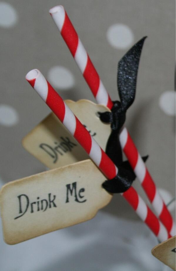 oakleafbars's tweet image. How cool are these 'drink me' straws?! We think they would look perfect in your welcome drinks.
