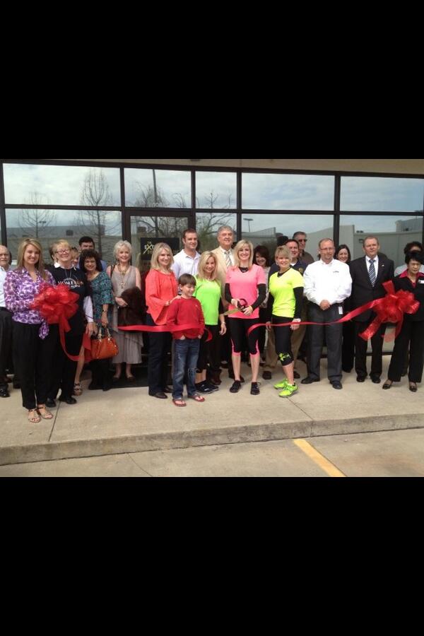 MartinLynnette's tweet image. What a wonderful grand opening of The Extreme Fitness Studio!! Thank you all for your support today.