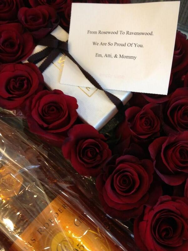 InfosPLL's tweet image. #PHOTO Marlène : ugh. la meilleure famille.