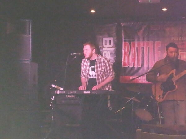 offspringchaz's tweet photo. Spotted a rainford shirt tonight at the gig thanks to @knees666  ...pure legend!!!! http://t.co/o0TQ6h33H1