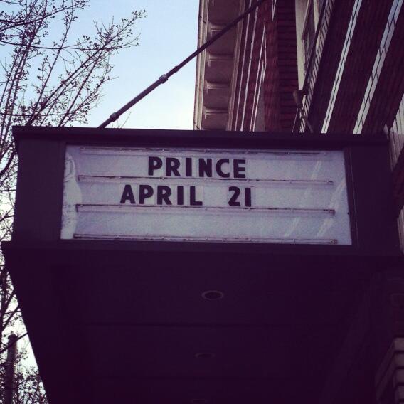 MyLittleFingers's tweet photo. Make it purple rain #PDX #Roseland #Prince http://t.co/QcizZOVbCL