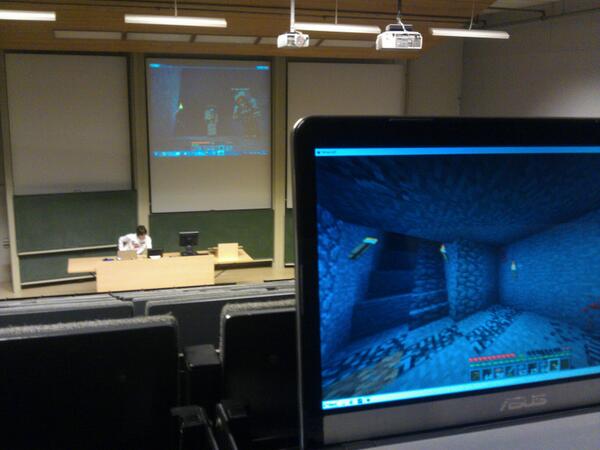 MinecraftComic's tweet image. Playing Minecraft in an empty lecture hall... Achievement Get! #Minecraft