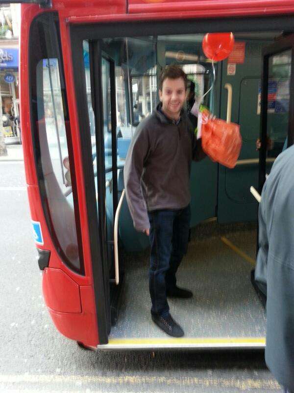 bryno's tweet photo. On a bus #picnic #arenaeaster http://t.co/UXRauhe5pV