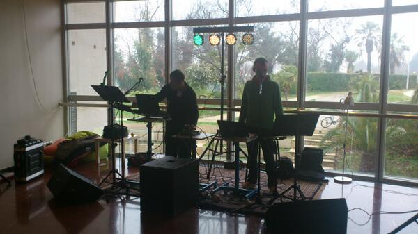 Slyan's tweet photo. Et pendant ce temps là à #Moustic, la balance des chanteurs de sornettes pour le bal funk @Gekopaca http://t.co/DC2MOaikJc