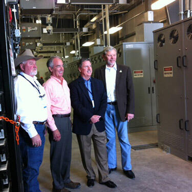 ERCOT_ISO's tweet image. ERCOT CEO Trip Doggett toured the Notrees Battery Storage project today. duke-energy.com/news/releases/…