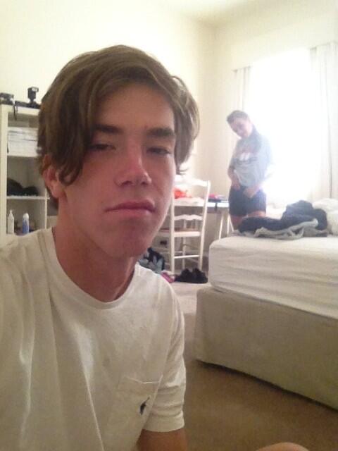 henrimarks_'s tweet photo. #hung http://t.co/NlHwxUCTsl