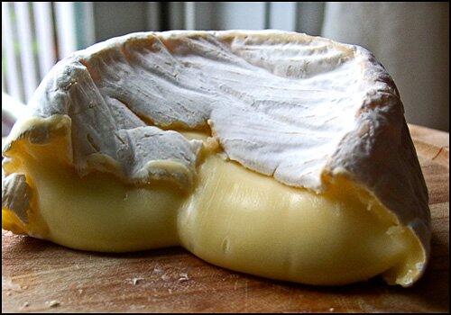 FranceInstituto's tweet photo. FRANCE COCINA: Le camembert! http://t.co/hEscDii0zi