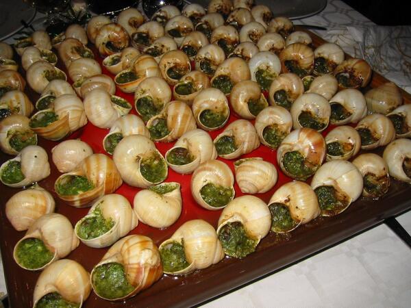 FranceInstituto's tweet photo. FRANCE COCINA: Les escargots de Bourgogne! http://t.co/fuNOPiCVQQ
