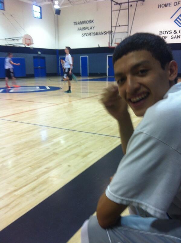 eric_john10's tweet photo. Game time 🏀🏀 http://t.co/MlmqUzp6Gp