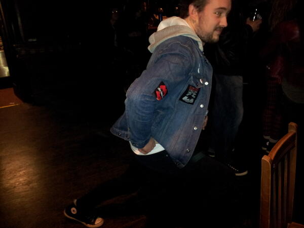 rainforduk's tweet photo. Mark limbering up before the gig!!!!!" http://t.co/pQdPTUVCUu
