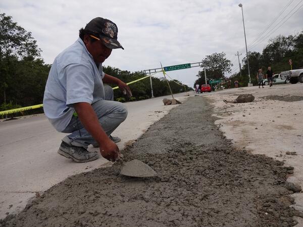 CAPATULUM's tweet photo. @betoborge @Josealberto2 Reparadas calles donde se colocó recientemente nuevas tuberías de conducción de agua potable http://t.co/0xksN30Hu7