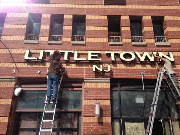 CarolineManzo's tweet photo. That's my boys !!!!! http://t.co/6ZuvUljPtu