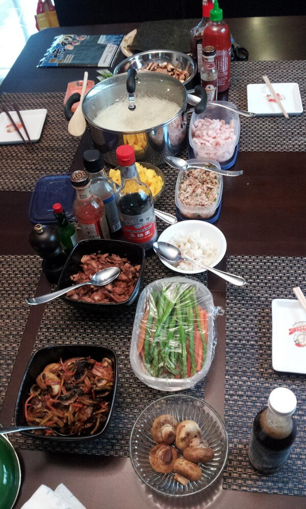 changingkitchen's tweet image. Booyah. hand rolls WILL be had tonight. #sushi