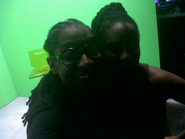 Styllee_'s tweet image. RdV Sur #GTV ..À 17h ce samedi ..!! Pour le #StylHit ..avec @Swe971 !!Cc @StylHit1 baannG