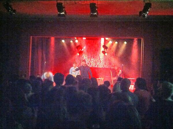 Wow! Stonecrobs speelt een te gekke set! Nu nog Stuart Mavis en daarna Maask tijdens de juryberaad. #mb058