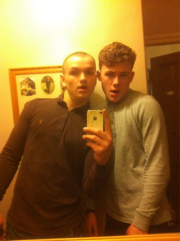 mattyhenson9's tweet image. #selfie #lol #sametee #benj @Benjteke