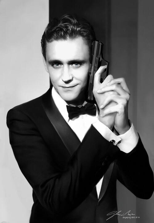 DarkAngelQueeeN's tweet photo. Tom Bond :D http://t.co/bXHOMS68q0