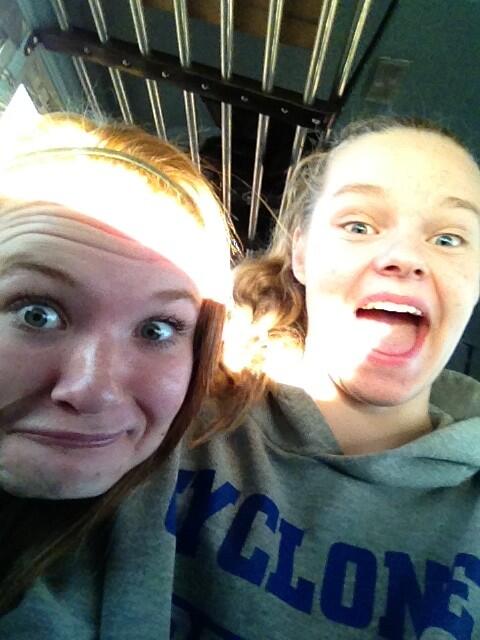 Dani_Mac_33's tweet photo. #trackswagger @Jesslessard11 http://t.co/jQUsi4Wz43