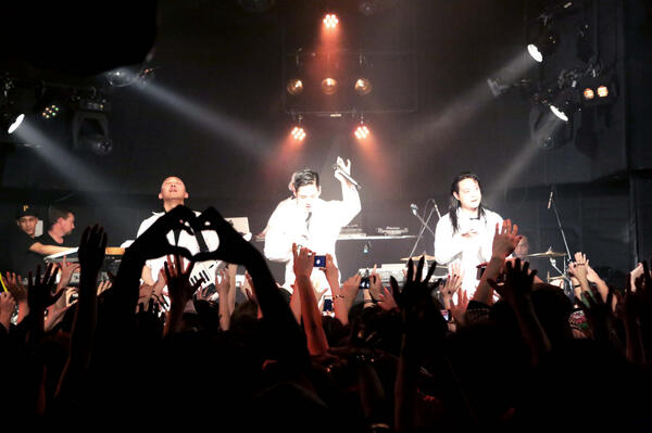 FAR EAST MOVEMENT JP tweet media