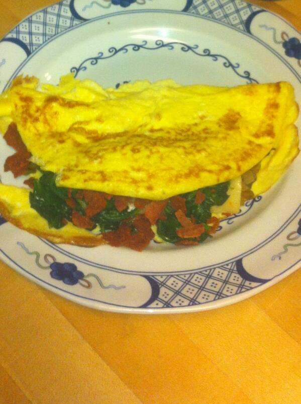 _a_dean_'s tweet image. Spinach, mush, onion and turkey bacon omelet to start the day. #KOCF
