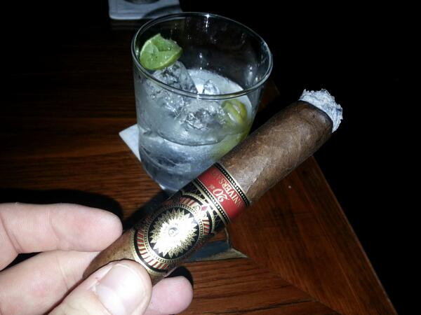 GotzRichard's tweet photo. At @ClubPerdomo with @MrScottEddy and @HillmanLentz . #Bangkok #Cigars http://t.co/HAE053AZo6