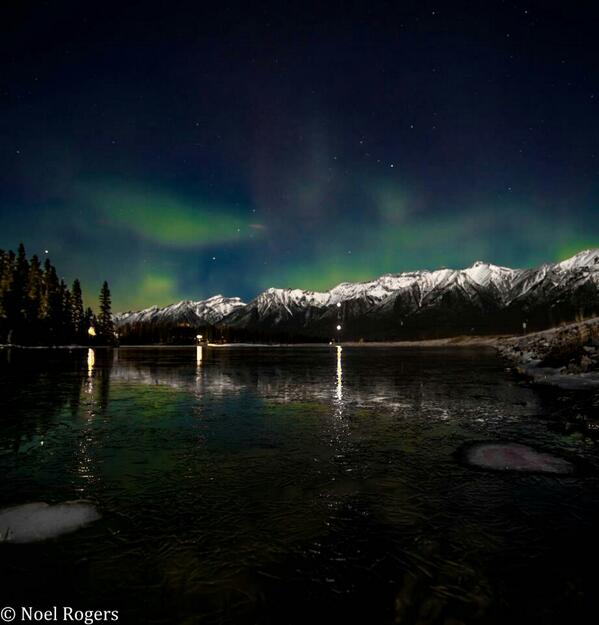 Okay I lied! Had to share one pic before I crash. #northernLights, Canmore, #Alberta #aurora